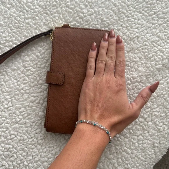 Michael Kors Wallet - Picture 4 of 6